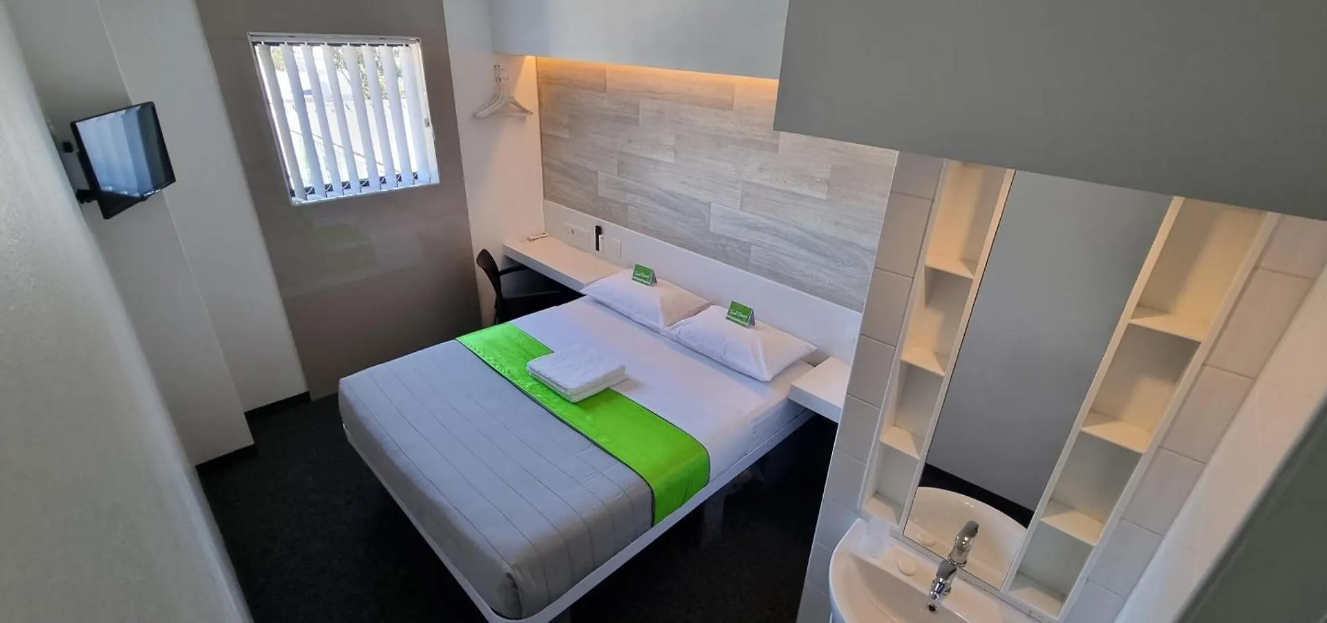 **  Check Inn Hotel Cape Town Güney Afrika